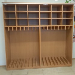 Skříň na lehátka a lůžkoviny