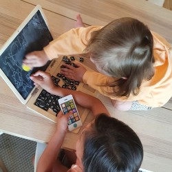 Dřevěný notebook magnetický